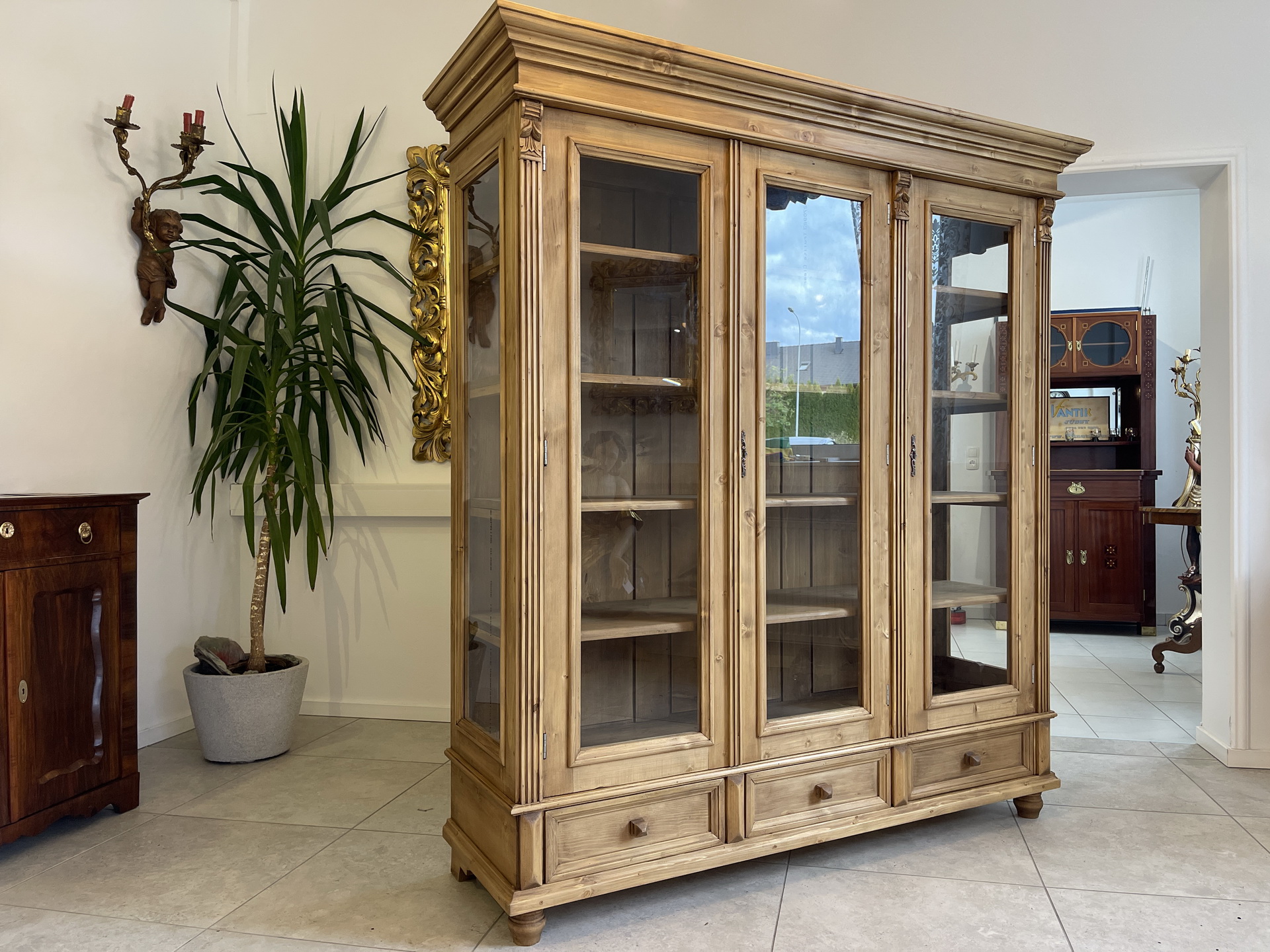 Bauernkasten-Bauernstube_06KqtgVtvVsXDQY Bäuerliche Vitrine Bauernvitrine Naturholz Bücherschrank i2110