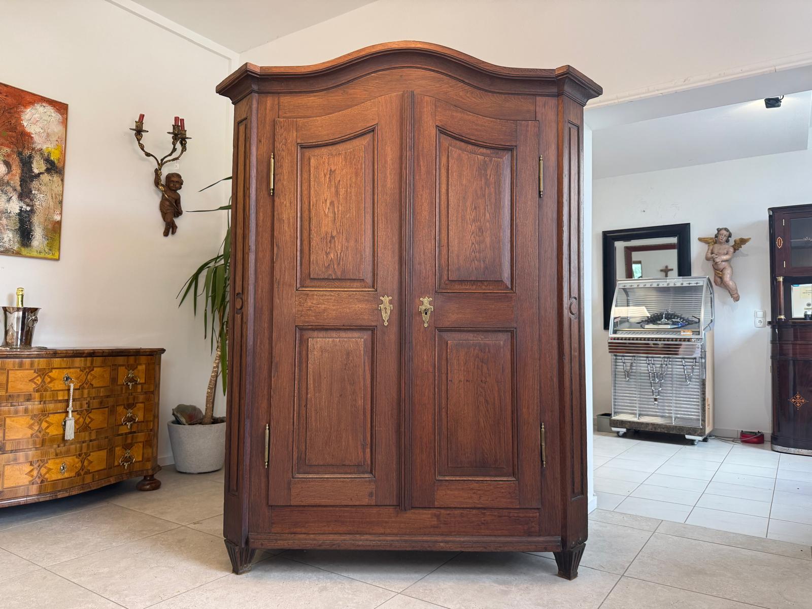 Barock Hallenschrank Schrank Eichenholz Geschnitzt D2626