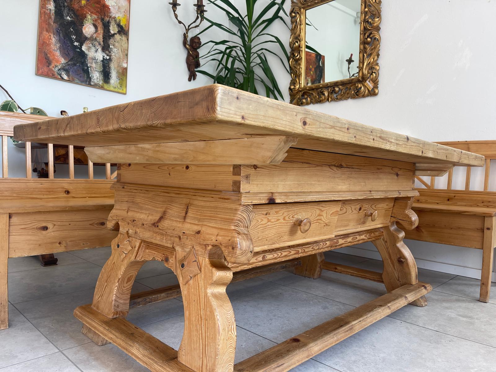 Bäuerliche Bauernsitzgruppe Ensemble Jogltisch Bauernstube Sessel Naturholz Antik G1701-1