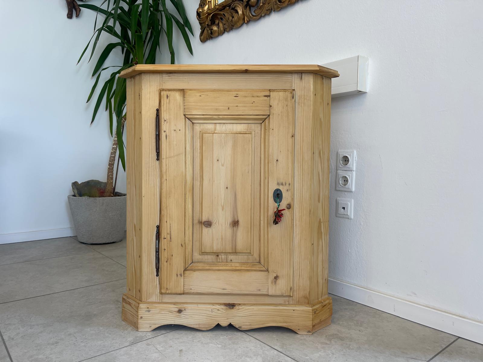 Bäuerliches Eckkasterl Eckanrichte Eckmöbel Bauernchrank G1598
