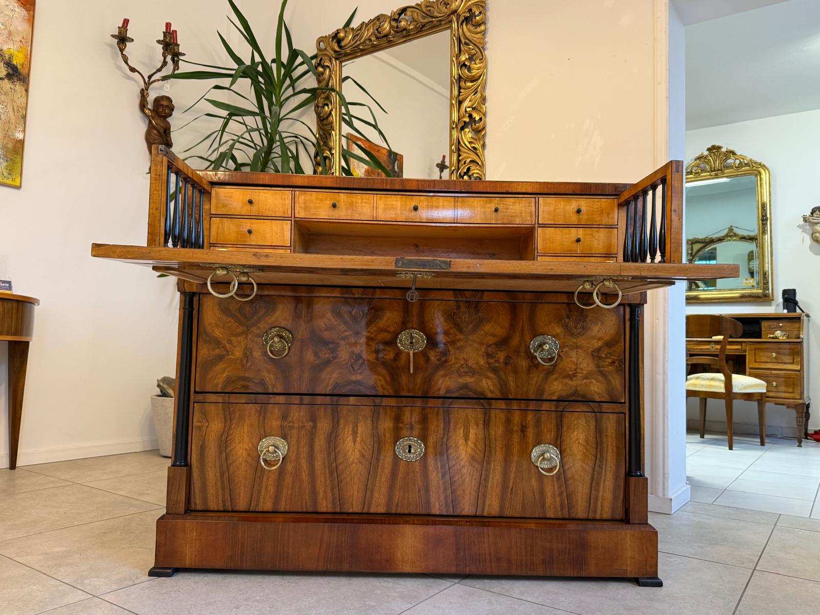 Restaurierte Biedermeier Schreibkommode Nussholz Antiquität G2254