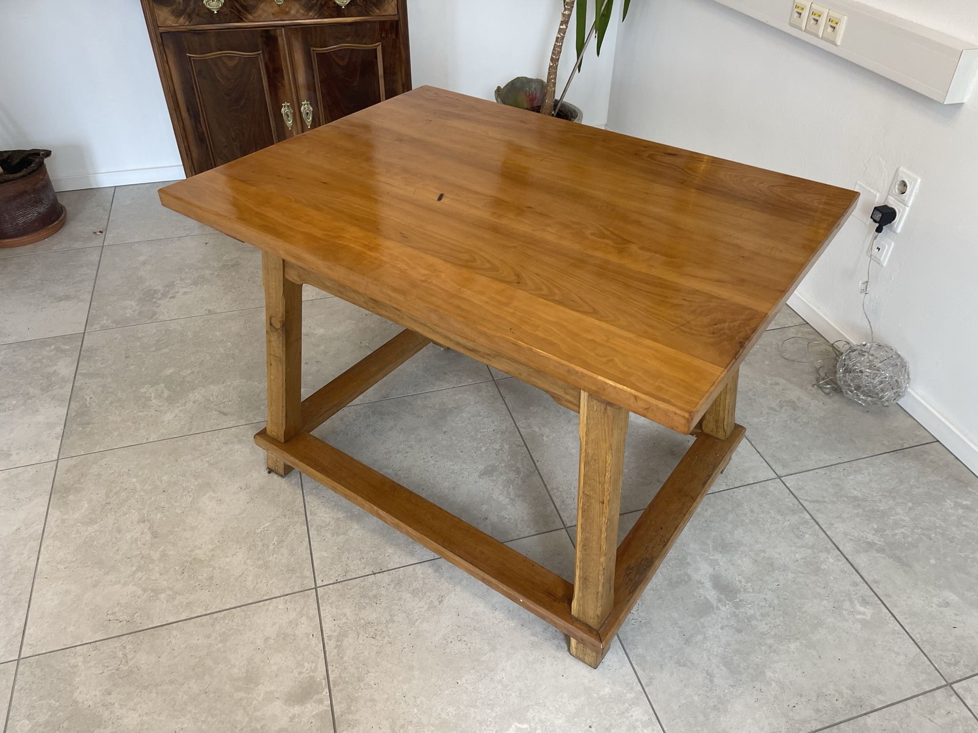 Bauernschrank_192 alter Bauerntisch Massivholztisch Gasthaustisch B1513