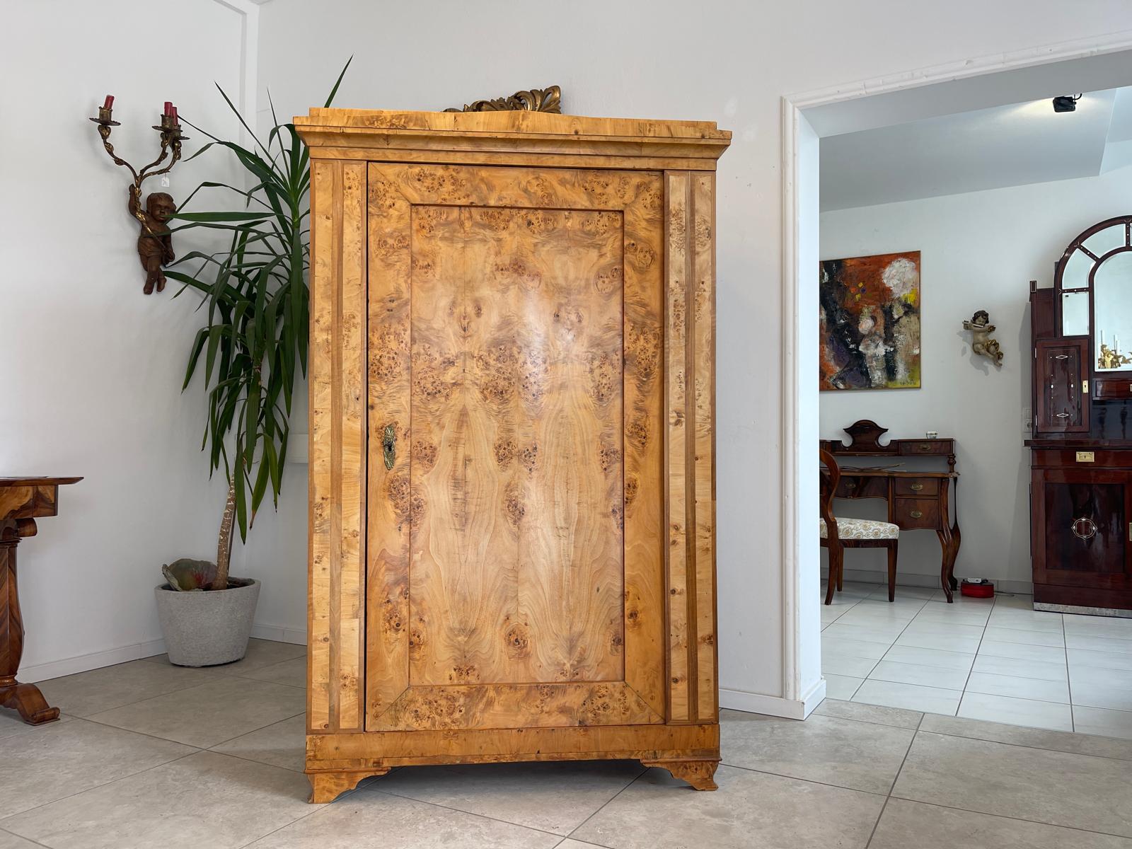 Sale Maserbirkenholz Biedermeier Schrank Kasten Originalstück G1352
