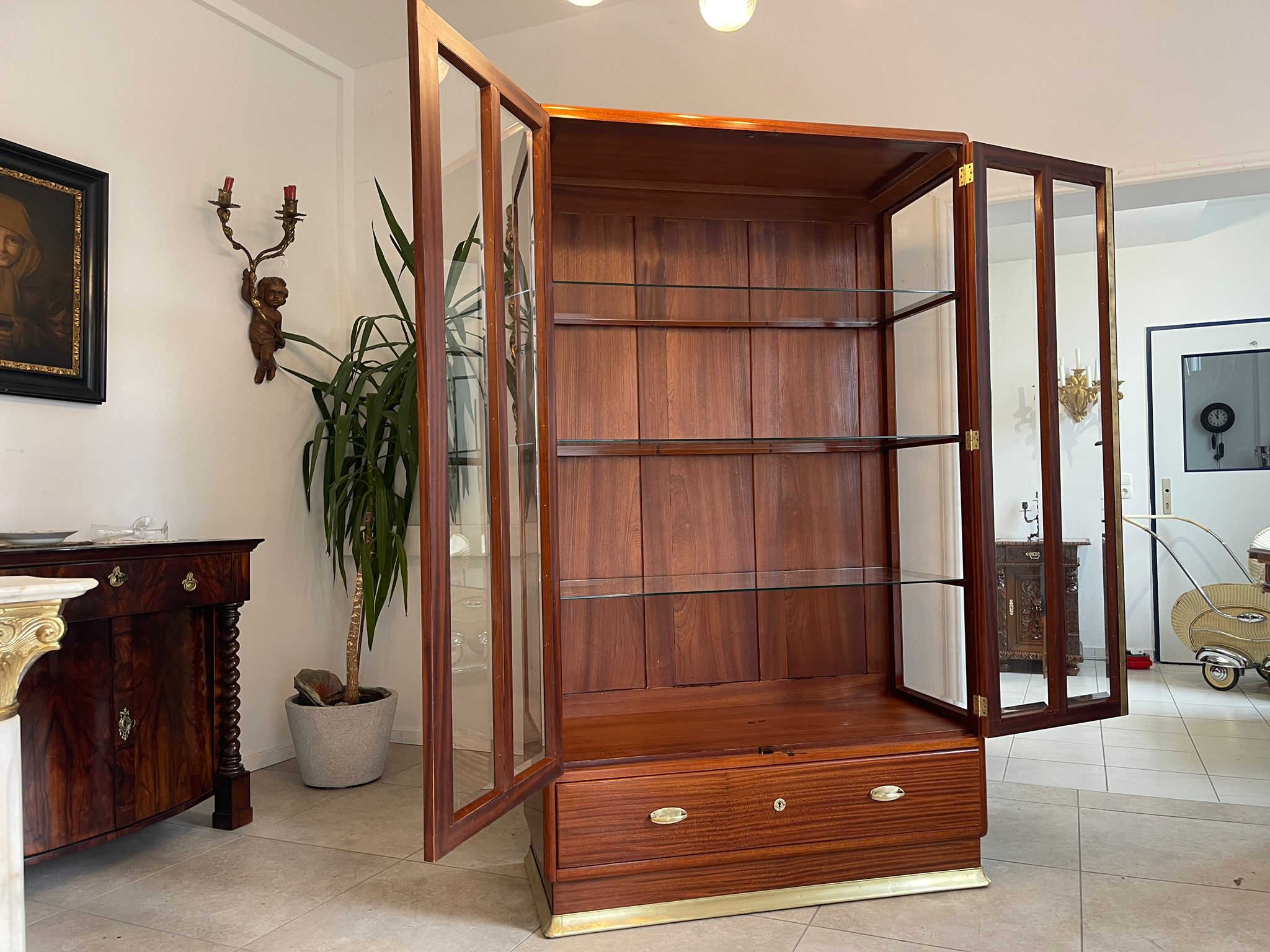 f510d822-8381-4d10-9333-e3b535a701fa Restaurierter Jugendstil Glasschrank Bücherschrank Vitrinenschrank A4930
