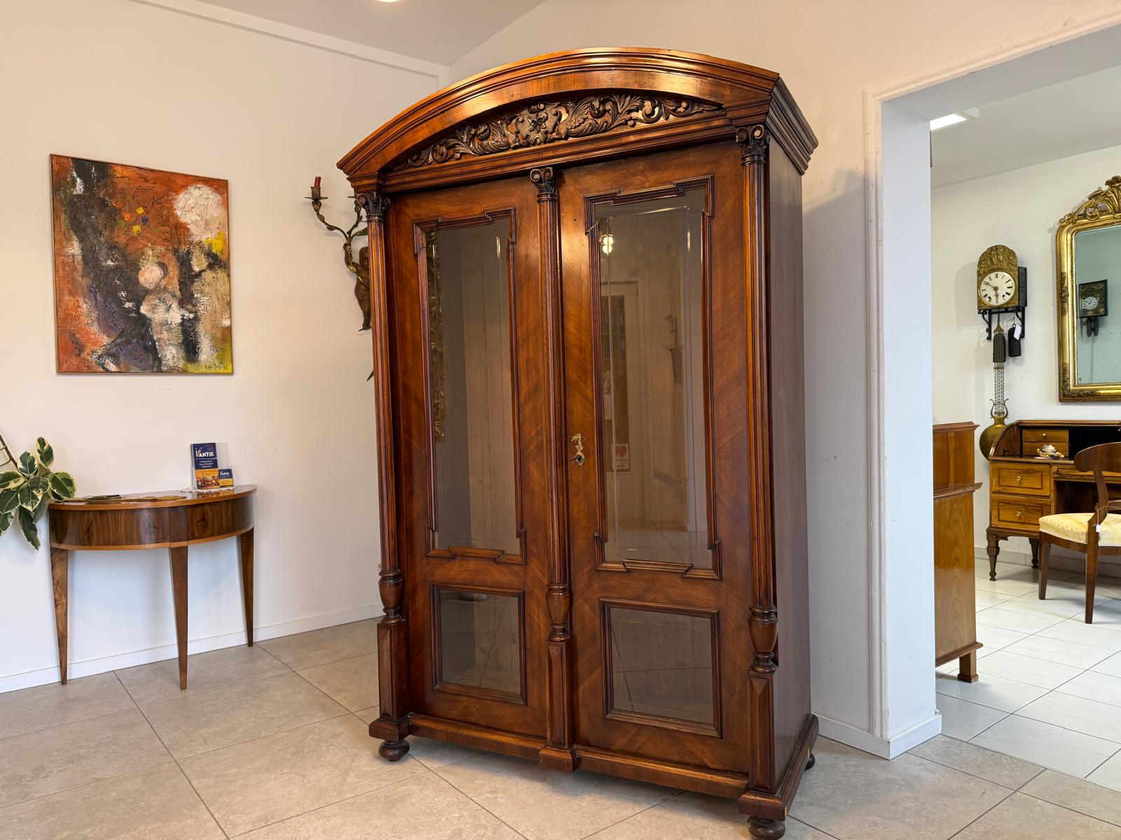 Gründerzeit Vitrinenschrank Bücherschrank Nussholz Furniert G2395