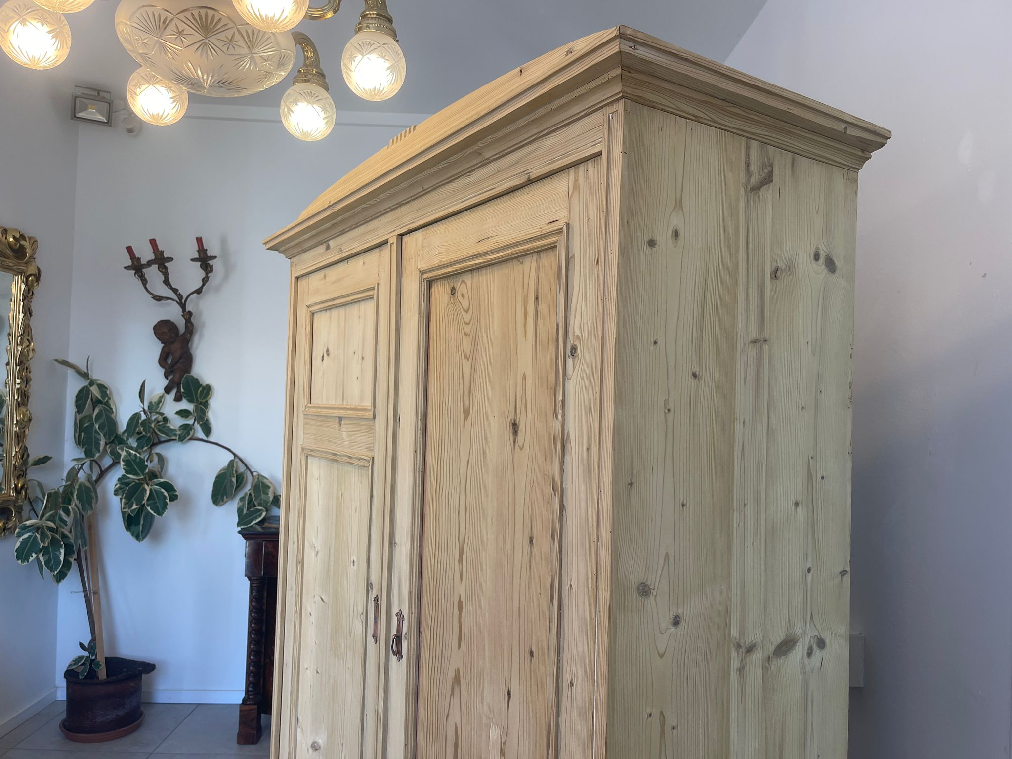 87d33abc-abb7-45ff-b99a-13dcee080c09 Antiker Bauernschrank Originaler Jugendstil Naturholzschrank A4967