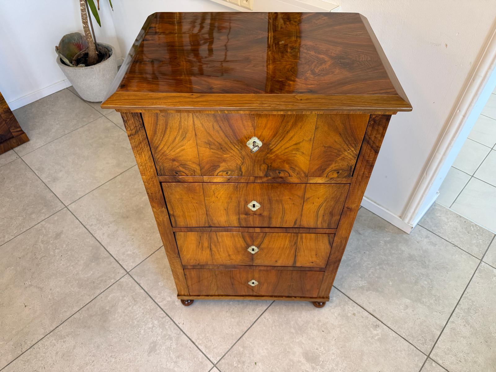 Biedermeier Wochenkommode Nussholz Restauriert D2473