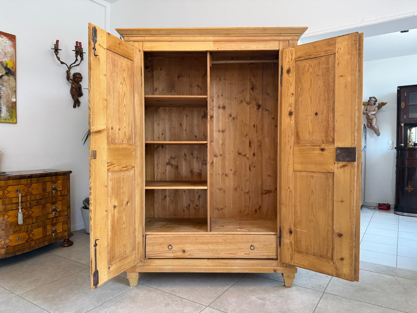 Sale Biedermeier Bauernschrank Weichholz Steiermark D2656