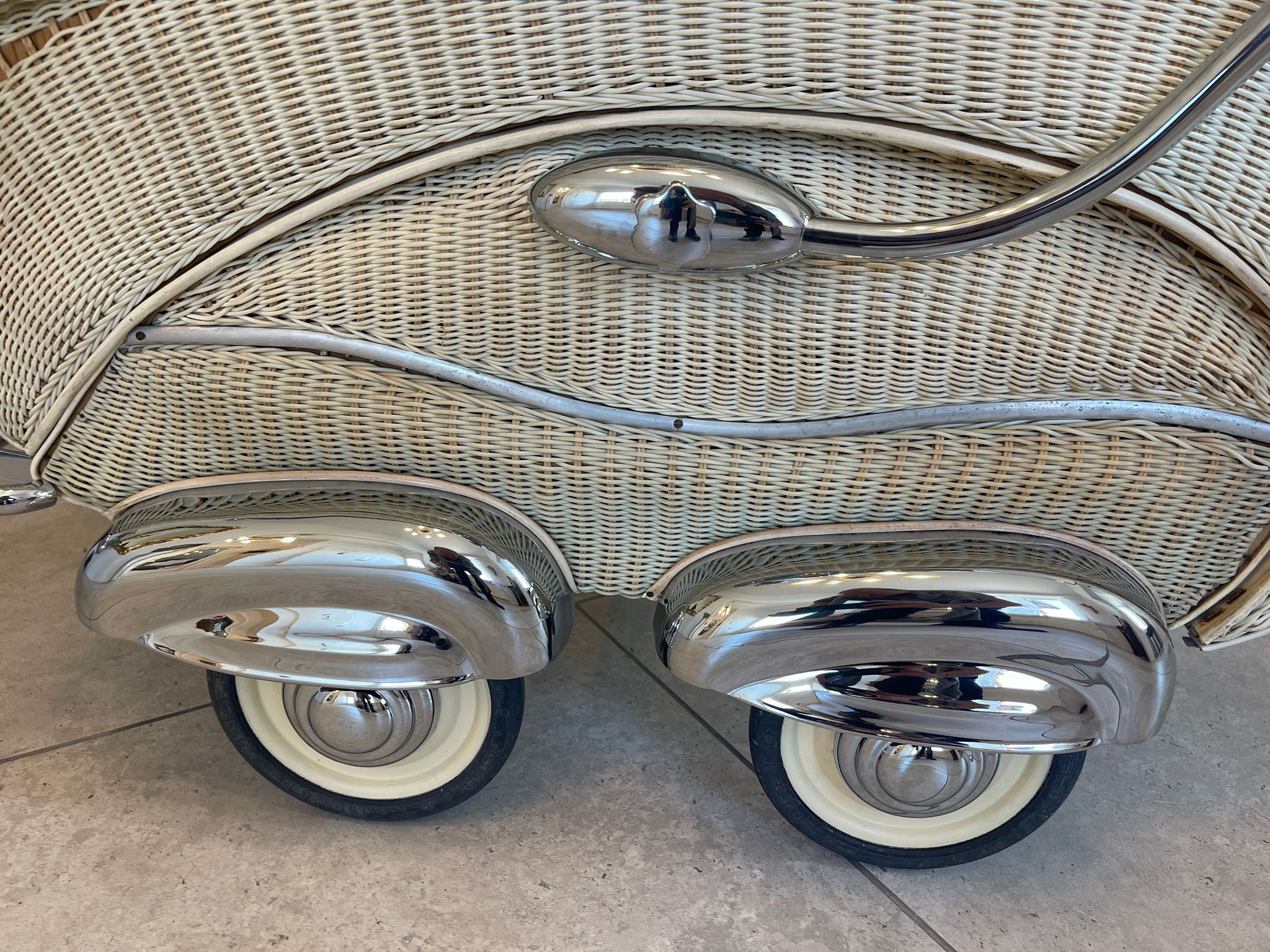 ff35a238-17bb-4d1d-90f7-d60d5dd2646e Vintage Wicker Kinderwagen Buggy Korbpuppen Wagen - Klassischer, geflochtenem Korb, restauriert Stin01