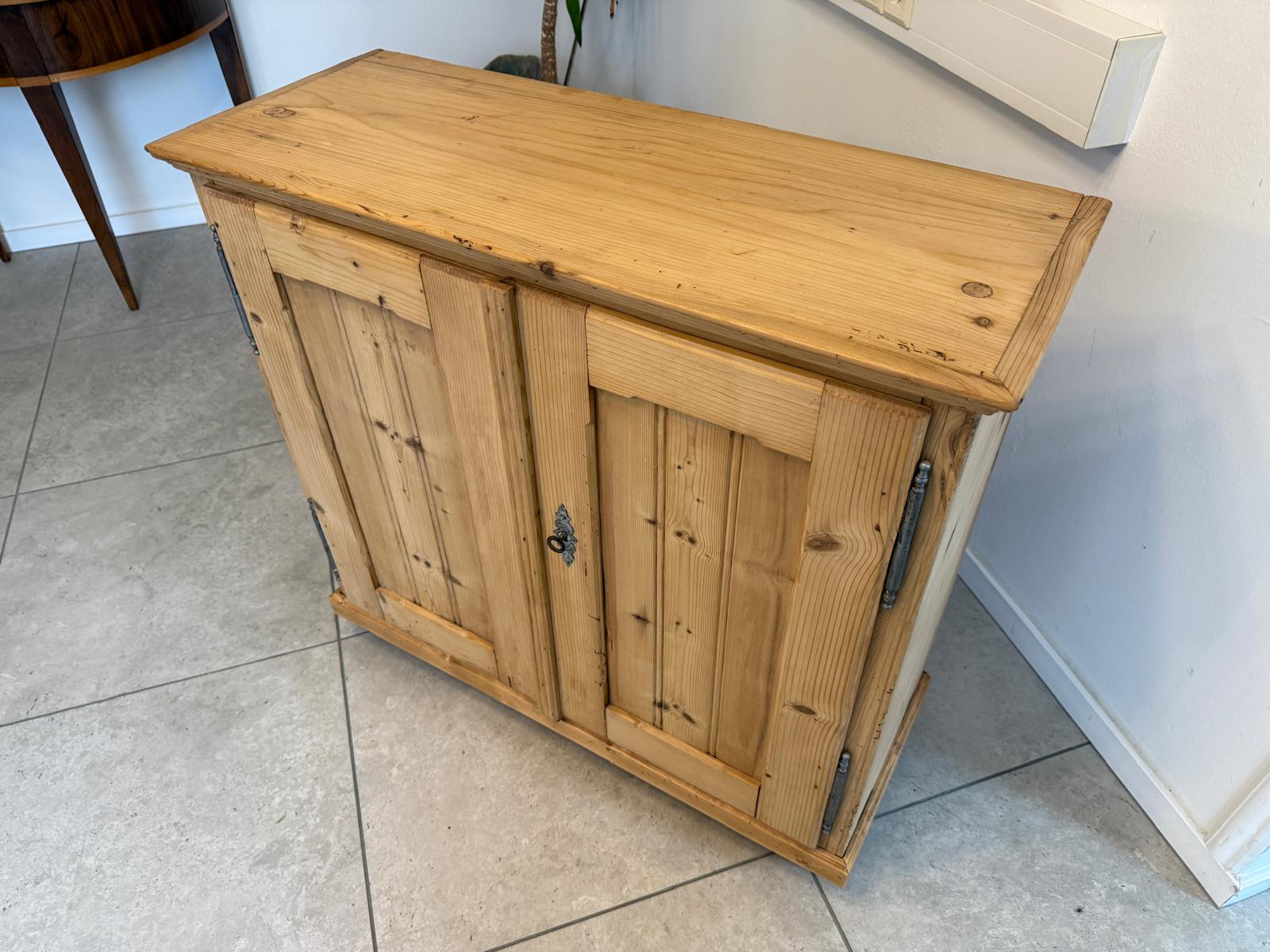 Bäuerliche Anrichte Sideboard Kommode Original Fichtenholz Weichholz G2297