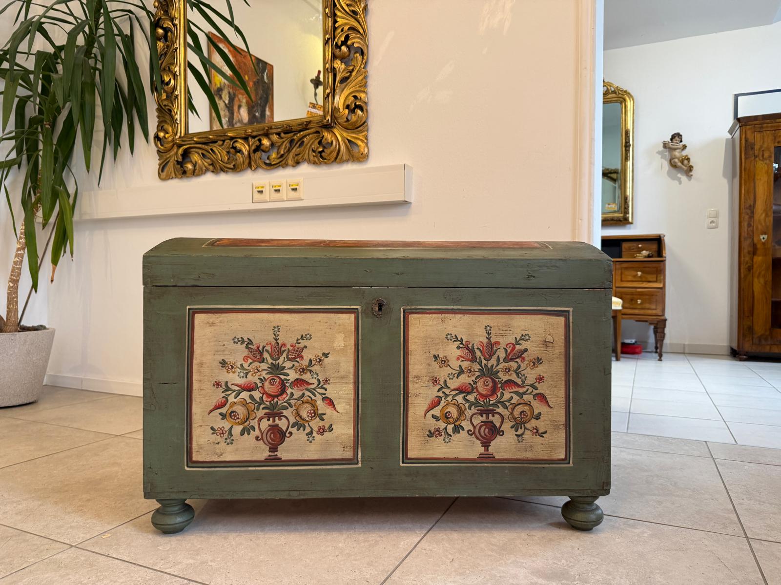 Urige handbemalte Tiroler Truhe Landhaustruhe Bauerntruhe G2269