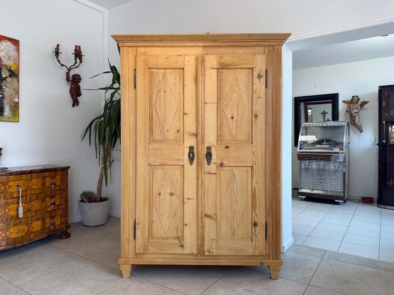 Sale Biedermeier Bauernschrank Weichholz Steiermark D2656