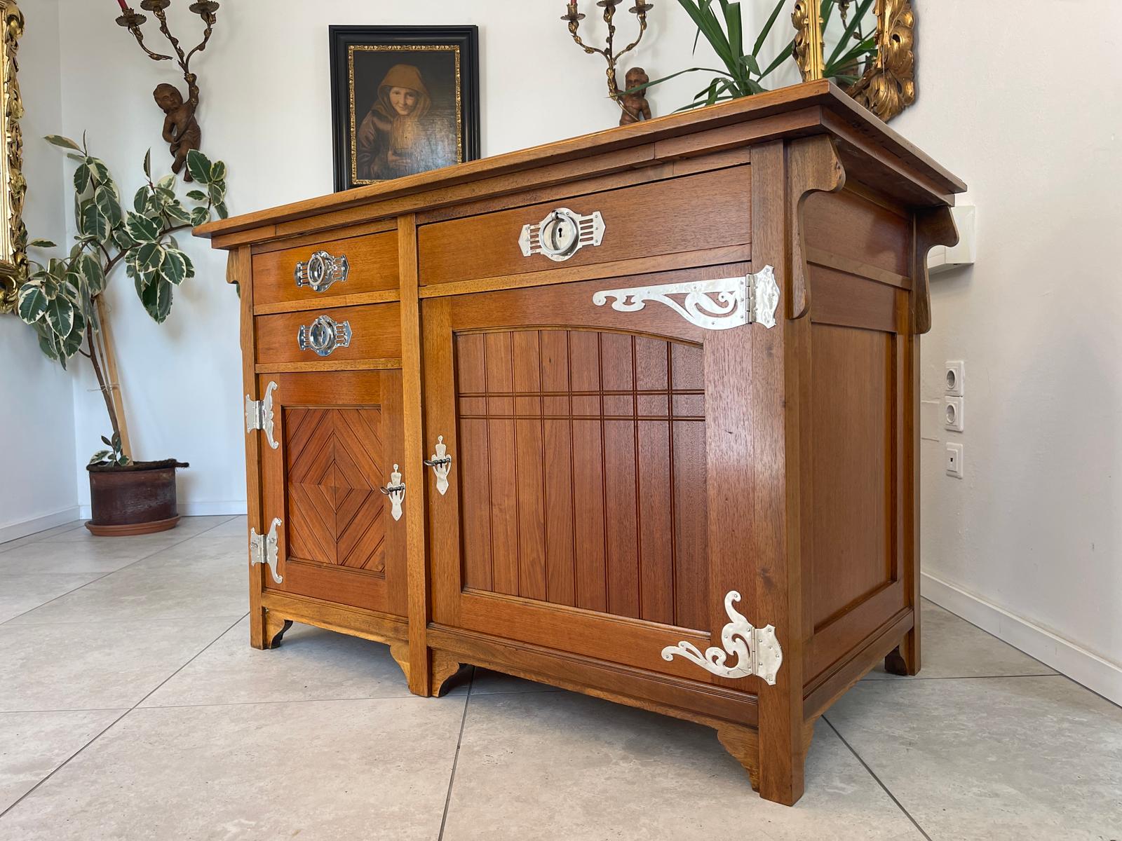 80a54e44-6ee3-4e7b-a262-87fef77dc7b5 Restaurierte Jugendstil Anrichte Sideboard Antik Vintage Traum A4986