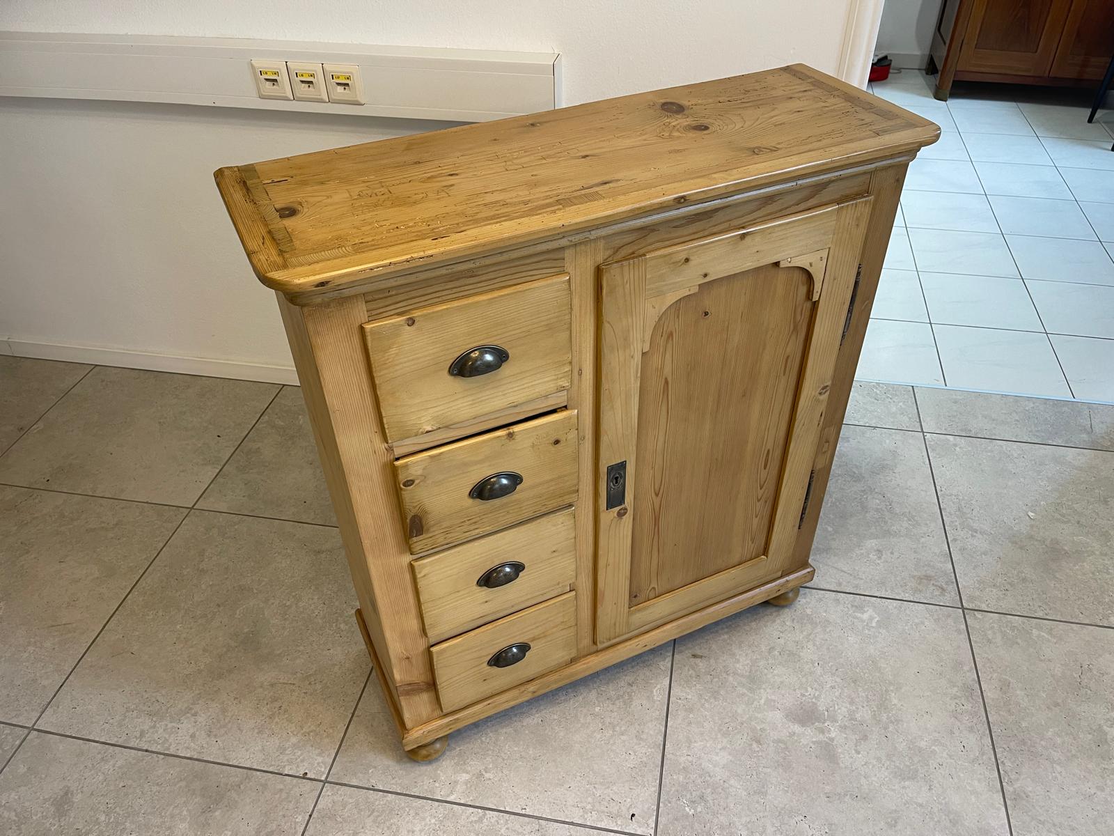 ALTER uriger Brotschrank Almerschrank Speiskasten A5477