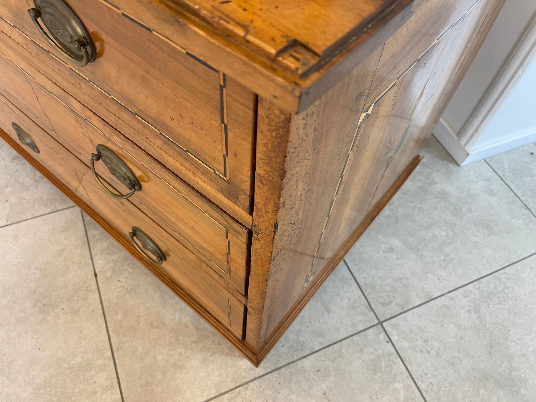 54ceaeb0-147f-426b-9160-499f52d44032 Sale Marketierte Josefinische Kommode A4691