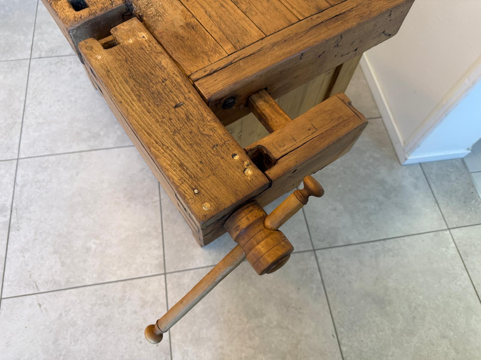 Holzbank aus Eiche & Fichte | Unikat aus altem Holz | IFANTIK D2878