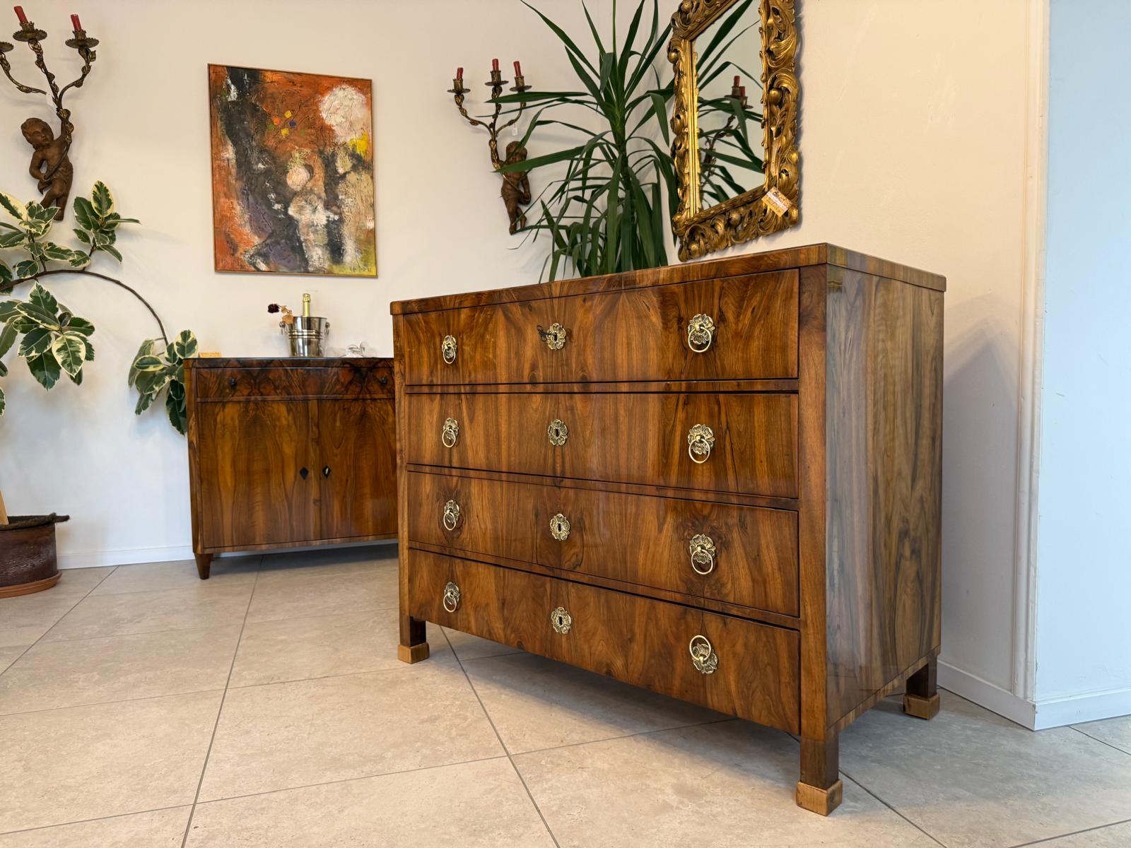 Sale Restaurierte Biedermeier Kommode Nussholz Antiquität 1840 G2048