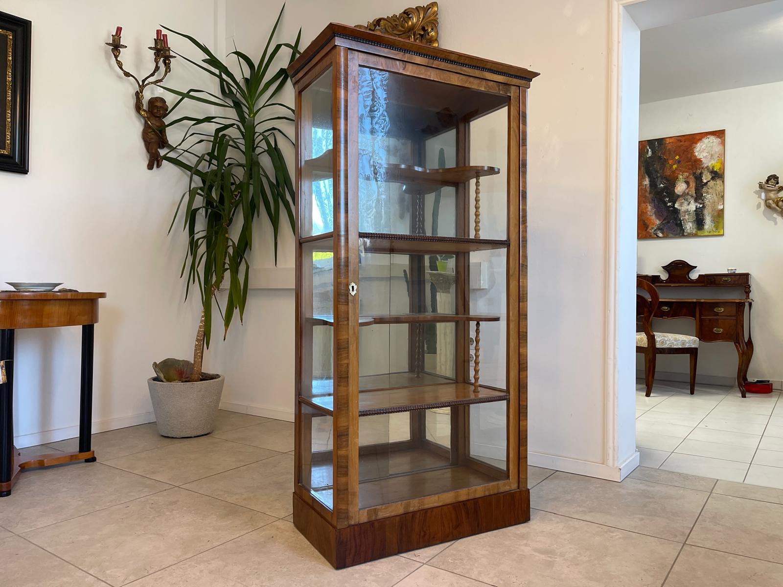 Originale Biedermeier Vitrinenschrank Glasschrank Nussholz Antiquität G1307