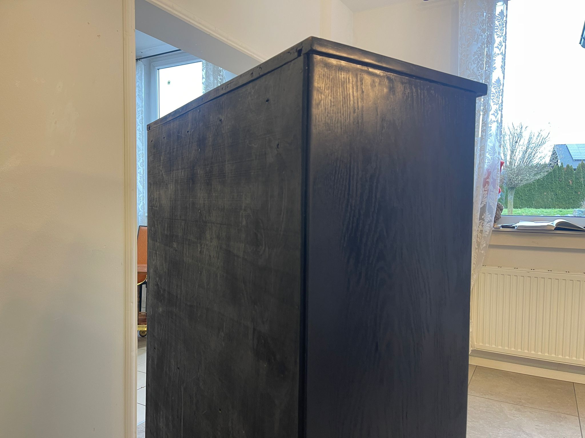 ea5d1334-c03a-478e-ab91-f17a4cc28650 Jugendstil Rolladenschrank Rolladenkasten Schwarz A5072