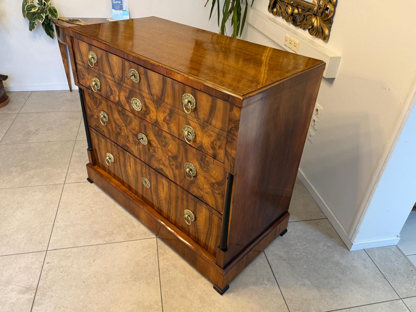Restaurierte Biedermeier Schreibkommode Nussholz Antiquität G2254