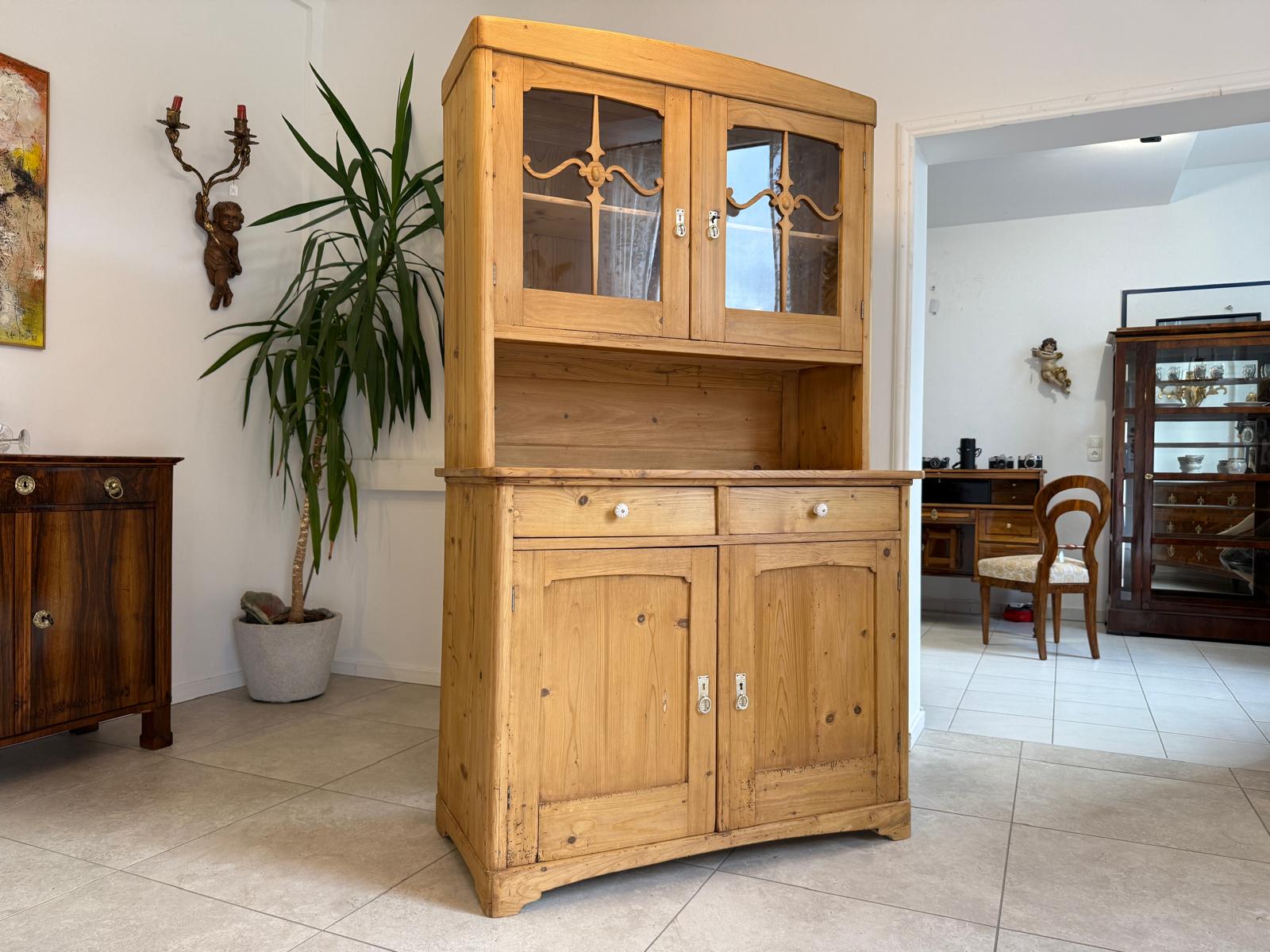 Restaurierte Jugendstil Küchenschrank Vitrinenschrank Bauernschrank G2124