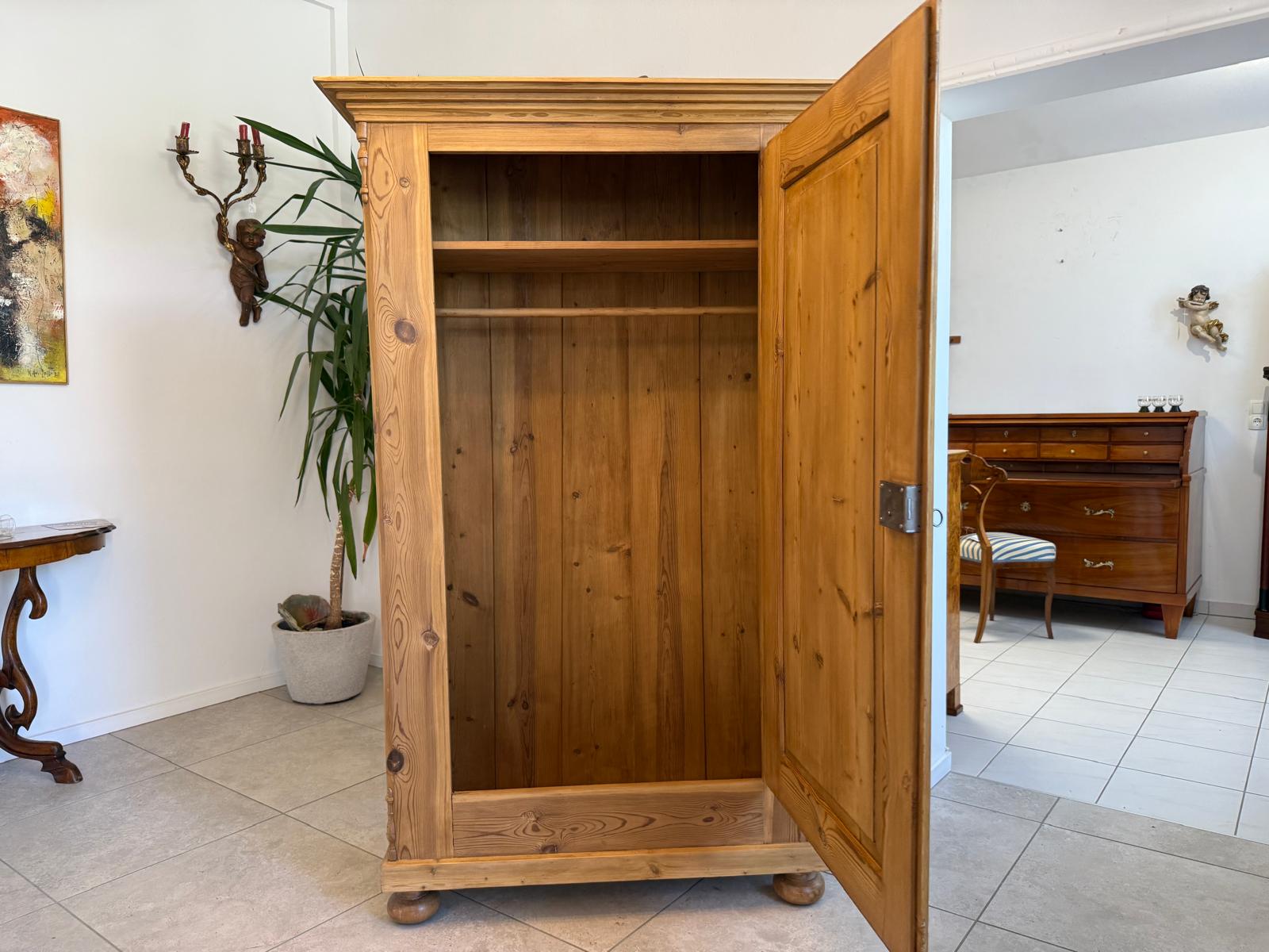 Originaler restaurierter Biedermeier Bauernschrank Naturholzschrank G1793