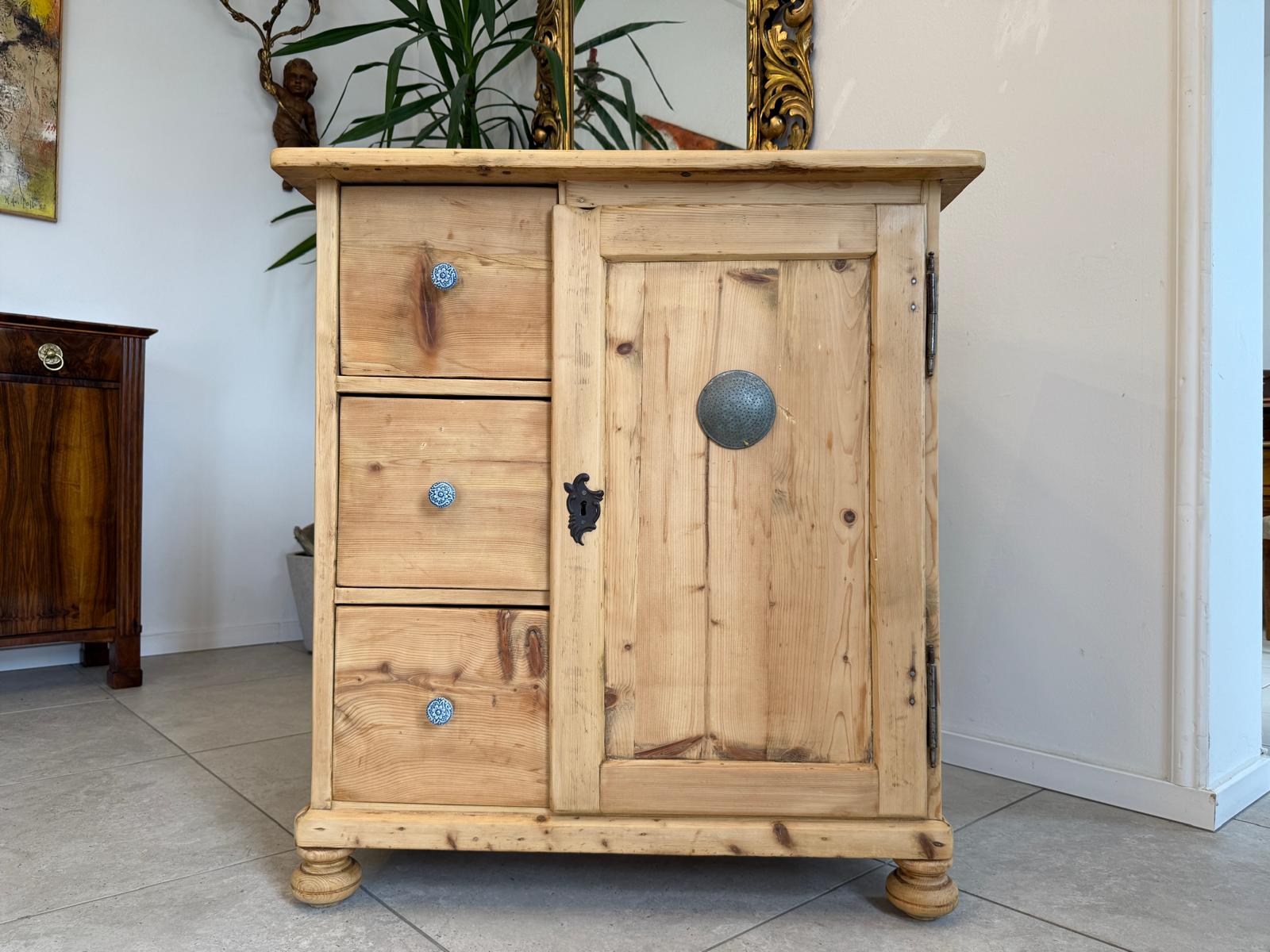 Brotschrank Almerschrank Speiskasten Bauernkasten Naturholzschrank  G2115