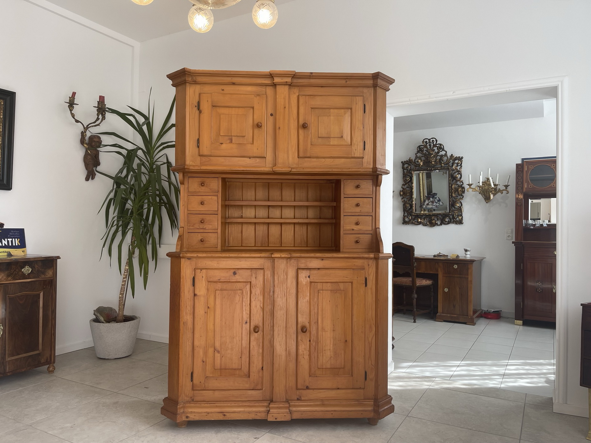 Bauernschrank_36RsX67TncYgpfp Bäuerliche Kredenz Buffet Küchenschrank mit praktischen Fächern B1556
