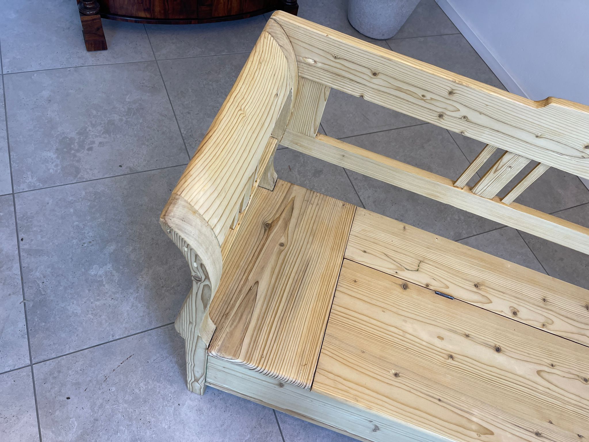 64d5ffee-ce2c-4c7c-9f3f-a0fe480037e9 Truhenbank Biedermeier Bank Landhausbank Provinziell A4900