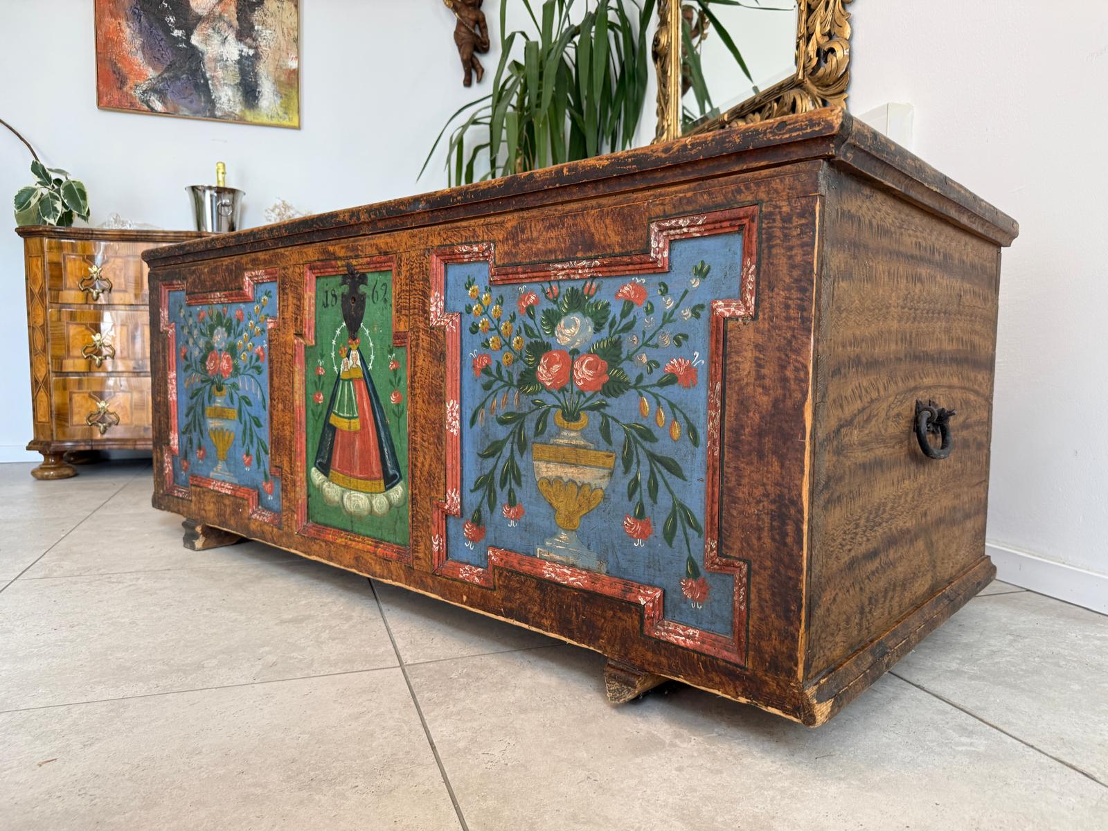 Urige handbemalte Maria Zeller Truhe Landhaustruhe Bauerntruhe D2732