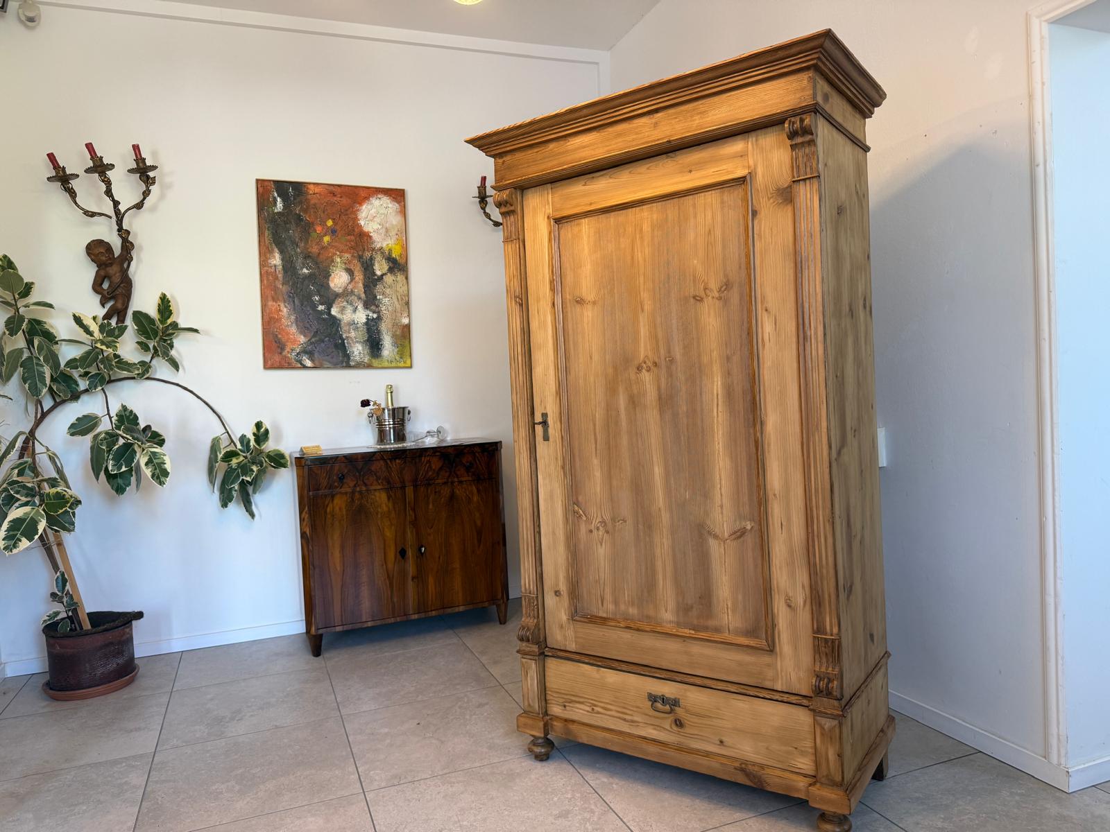 Restaurierter Antiker Bauernschrank Naturholzschrank Gründerzeit G1927