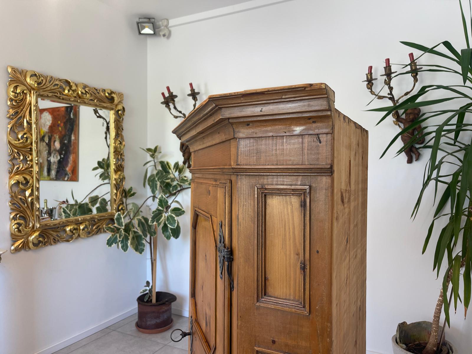 bäuerlicher Eckschrank Naturholz Massivholz G1709