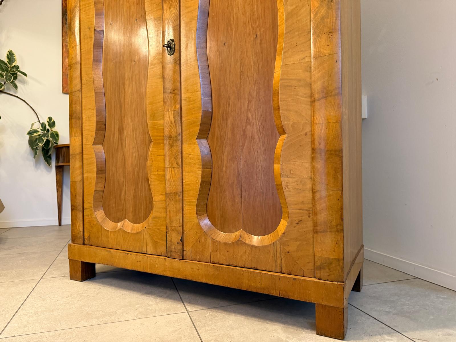 Original Biedermeier Schrank Kleiderkasten Keilschrank G2329