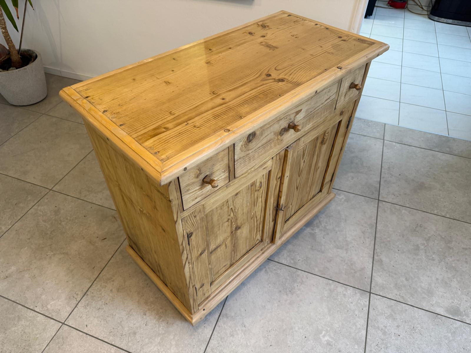 Bäuerliche Gründerzeit Anrichte Antik Kommode Naturholz Weichholz D1078