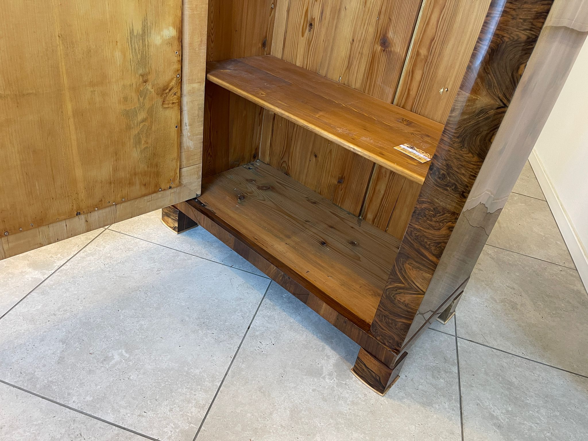 19e09b30-d063-4859-9119-1259dfb11348 SALE Biedermeier Schrank Kledierschrank Kasten Nussholz A5106