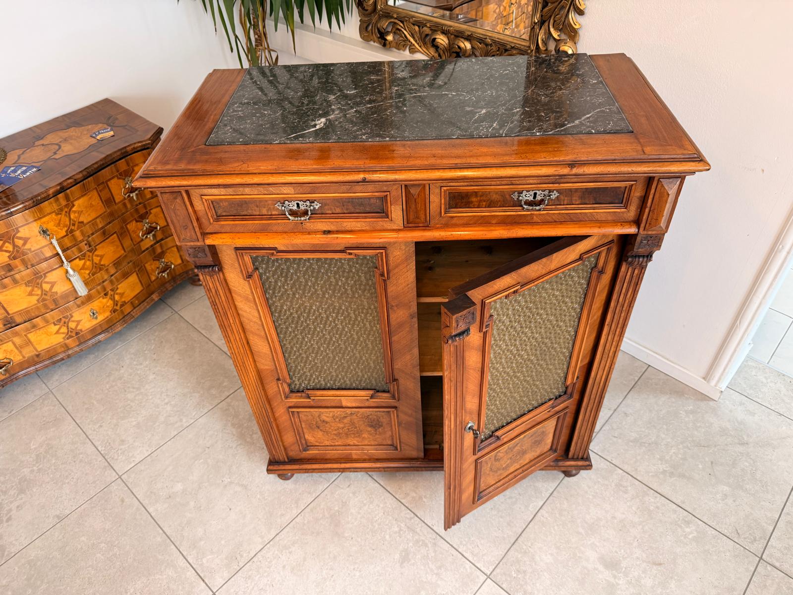 Gründerzeit Vertiko Halbschrank Anrichte Nussholz Antiquität D2661