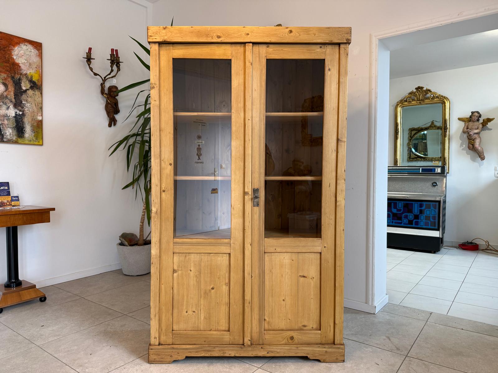 Antike Weichholz Bauernvitrine Vitrine Naturholz Glasvitrine Alte Bauernmöbel D2283