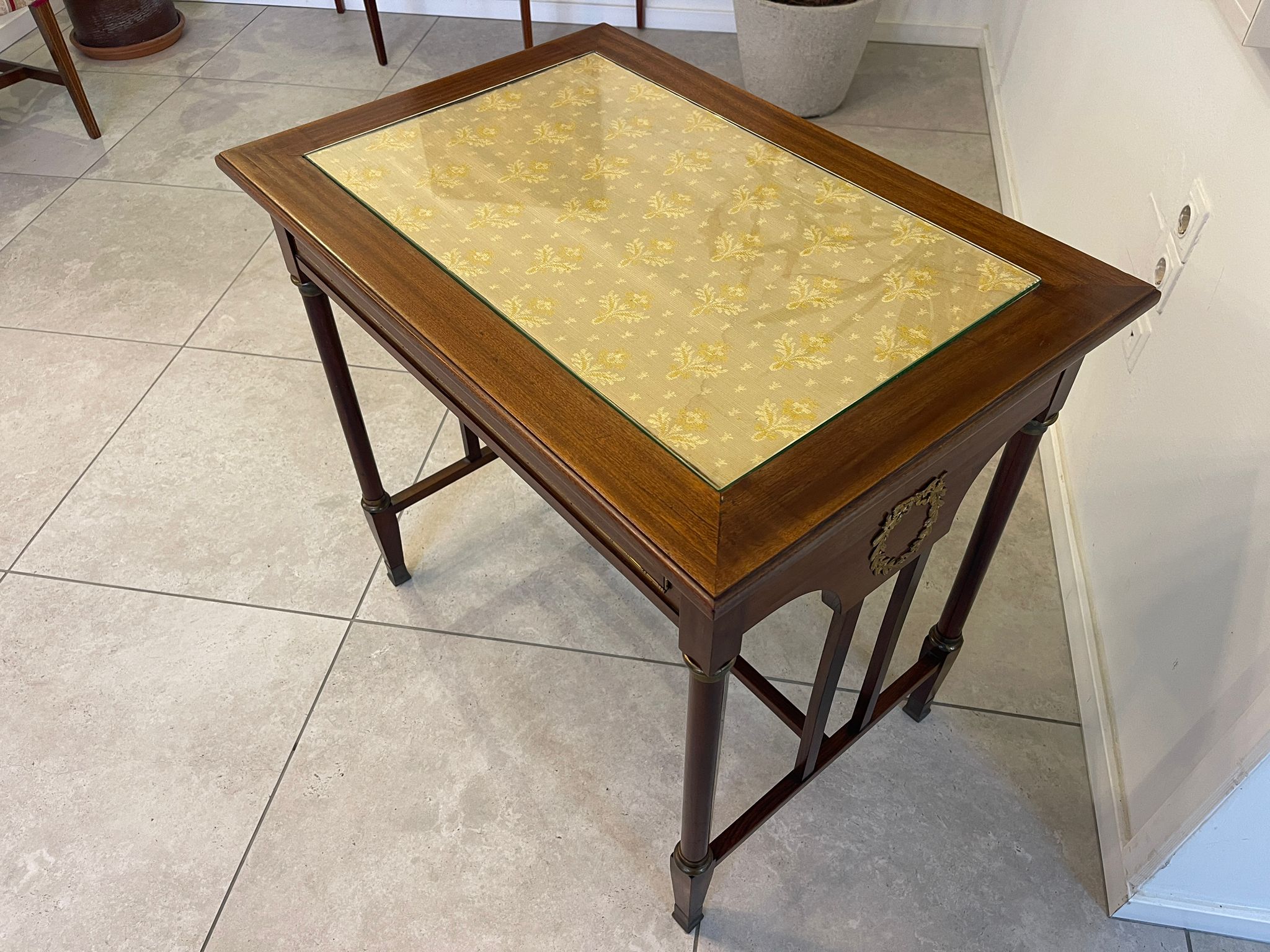 daa67e96-1dd2-4193-aeb7-b6d391ea870e Jugendstil Tisch Beistelltisch Designertisch Eichenholz A5125