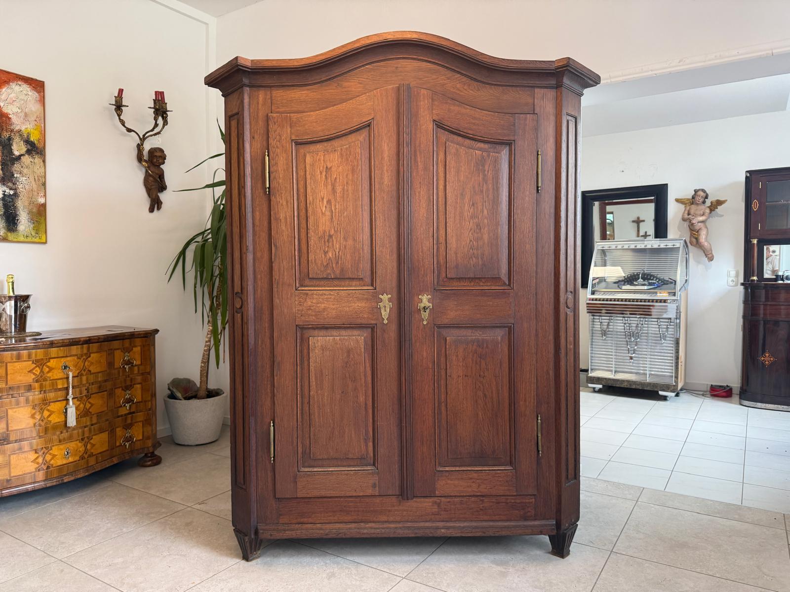 Barock Hallenschrank Schrank Eichenholz Geschnitzt D2626