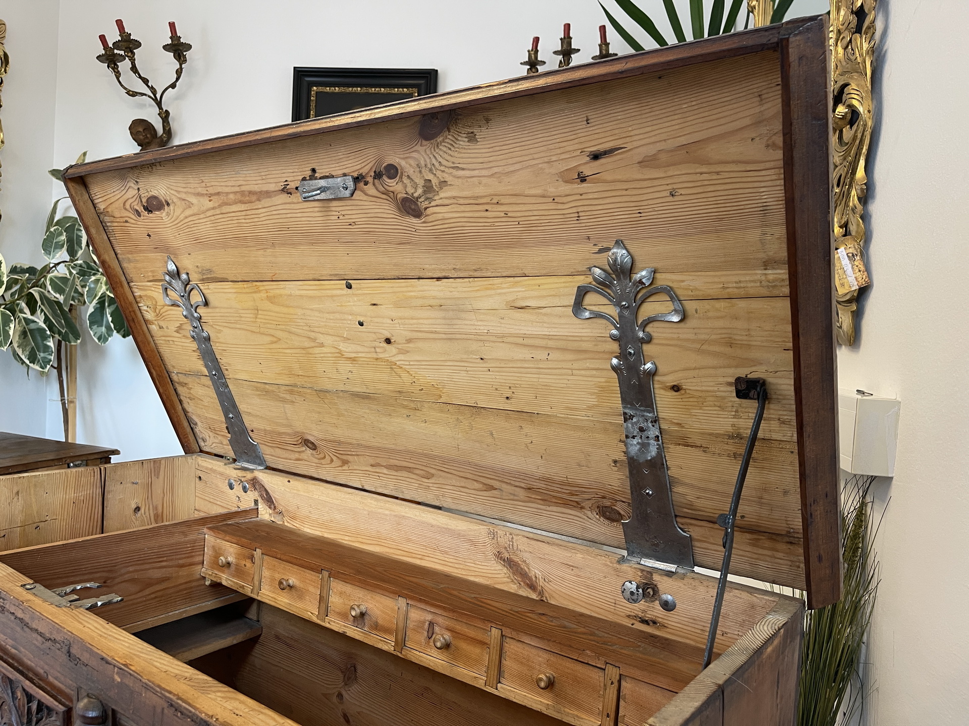 Barock-Biedermeier-116 Originale Barock Truhe Beschnitzt Naturholz A4190