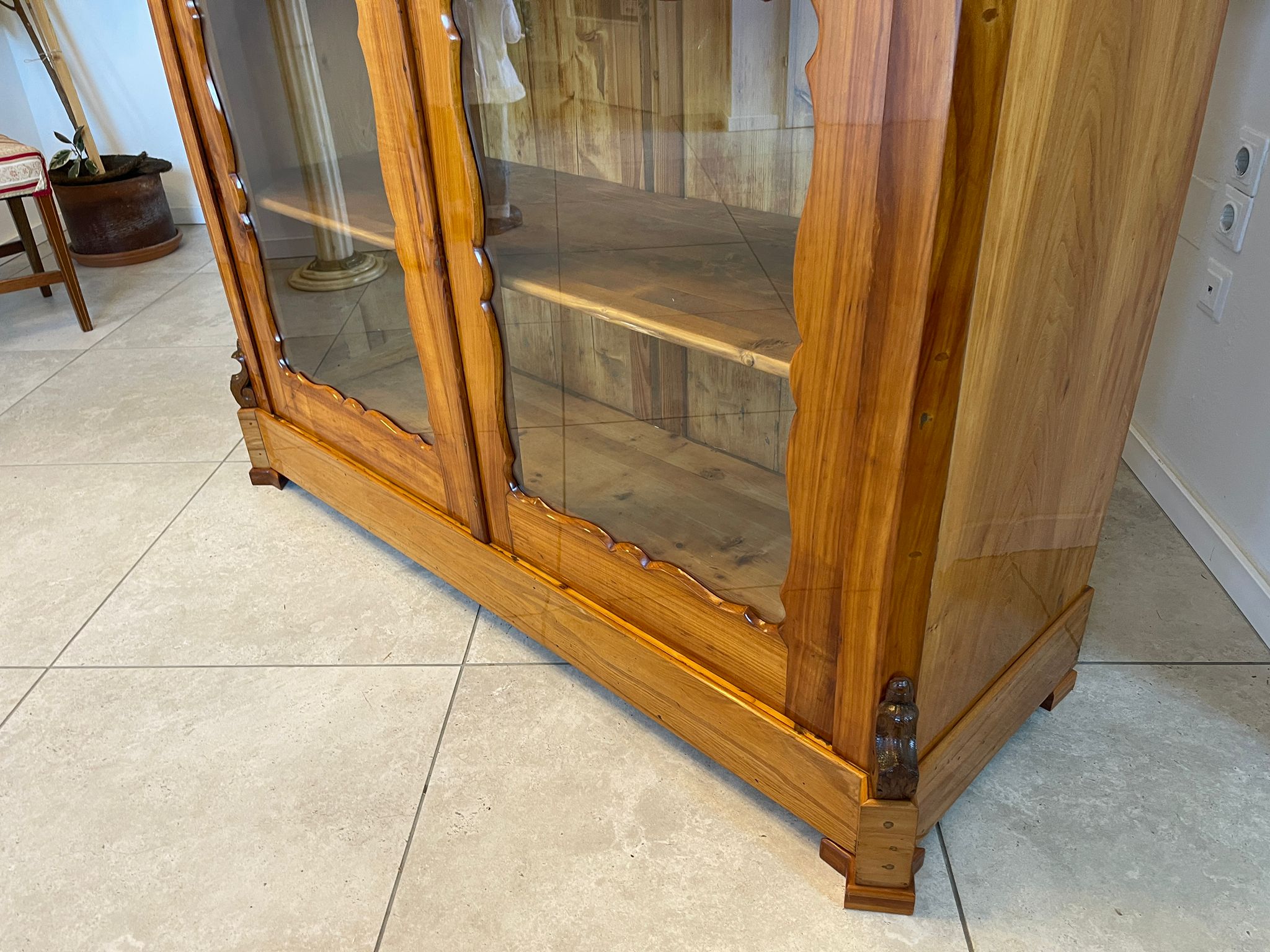fdf6ab96-9f93-4516-83d5-5bd2f24c224d Biedermeier Bücherschrank Antique Kirschholz Glasvitrine Restauriert A5108