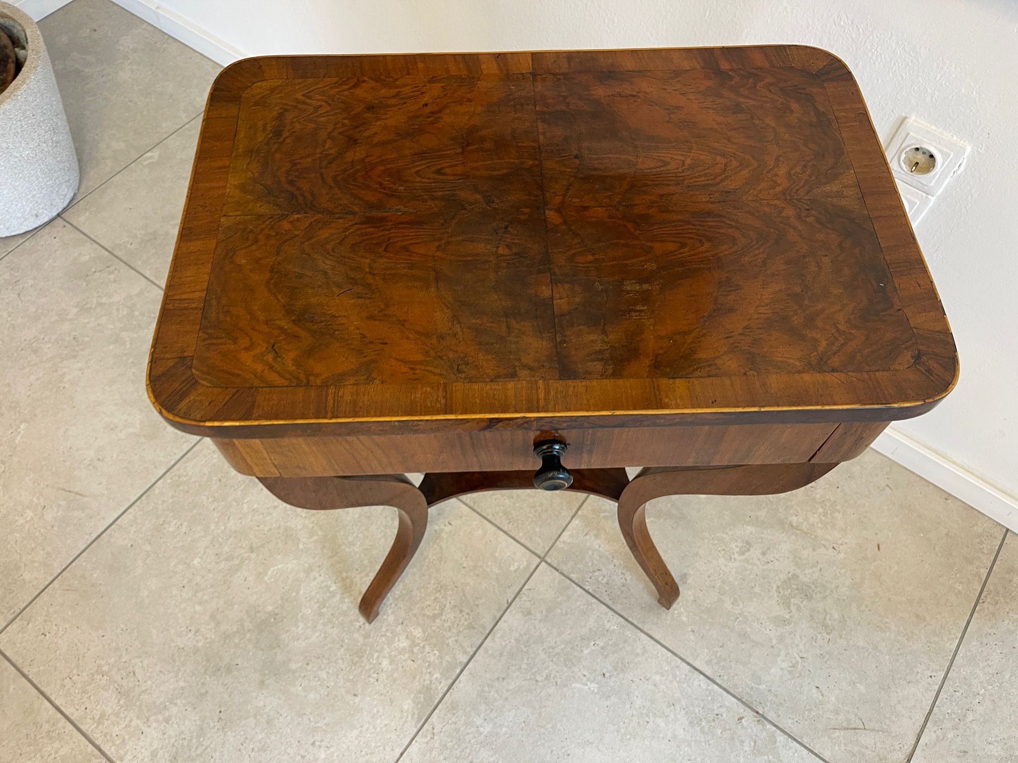 c624c68a-8ede-486b-aebb-fd9673efca76 Originales Biedermeier Tischerl Nähtischerl A4892