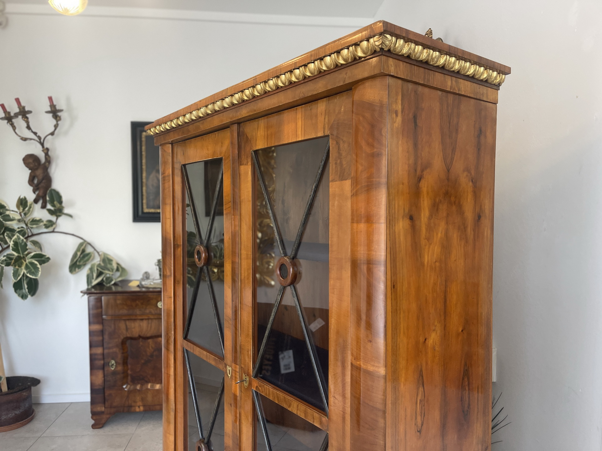 Sale Biedermeier Vitrine Bücherschrank Nussholz A4483