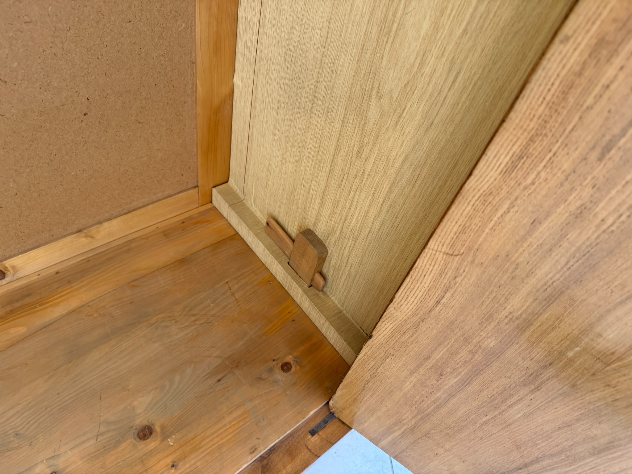 Originaler Biedermeier Schrank mit Nussholz-Furnier Antiquität D2625