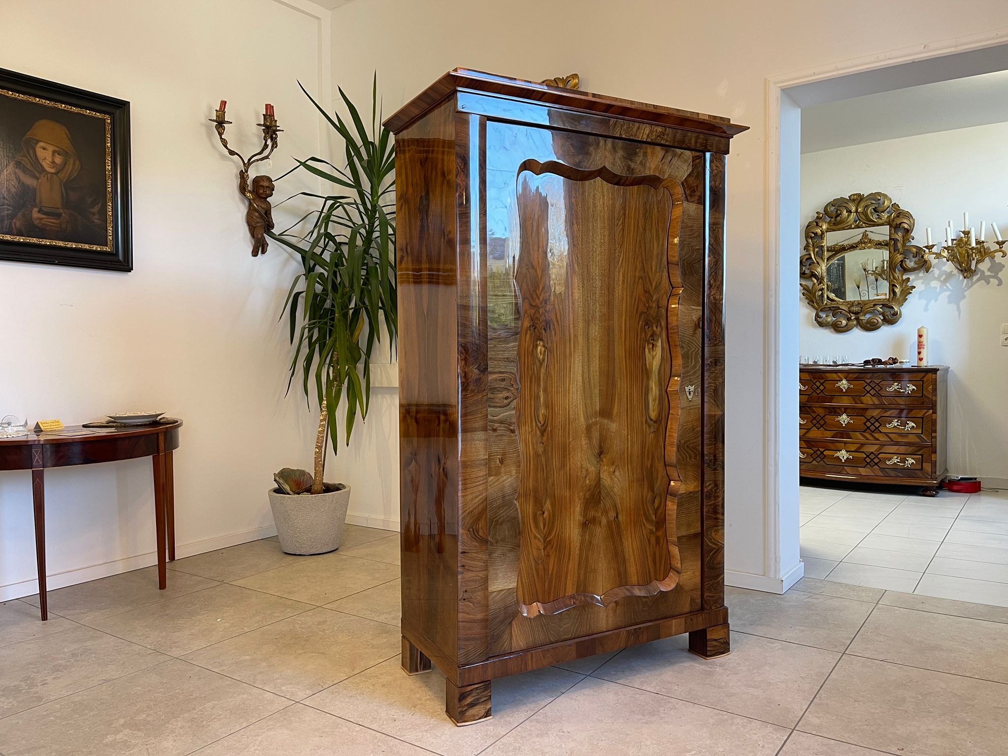 ba38488b-cf55-42d6-8705-66e2b7b57642 SALE Biedermeier Schrank Kledierschrank Kasten Nussholz A5106