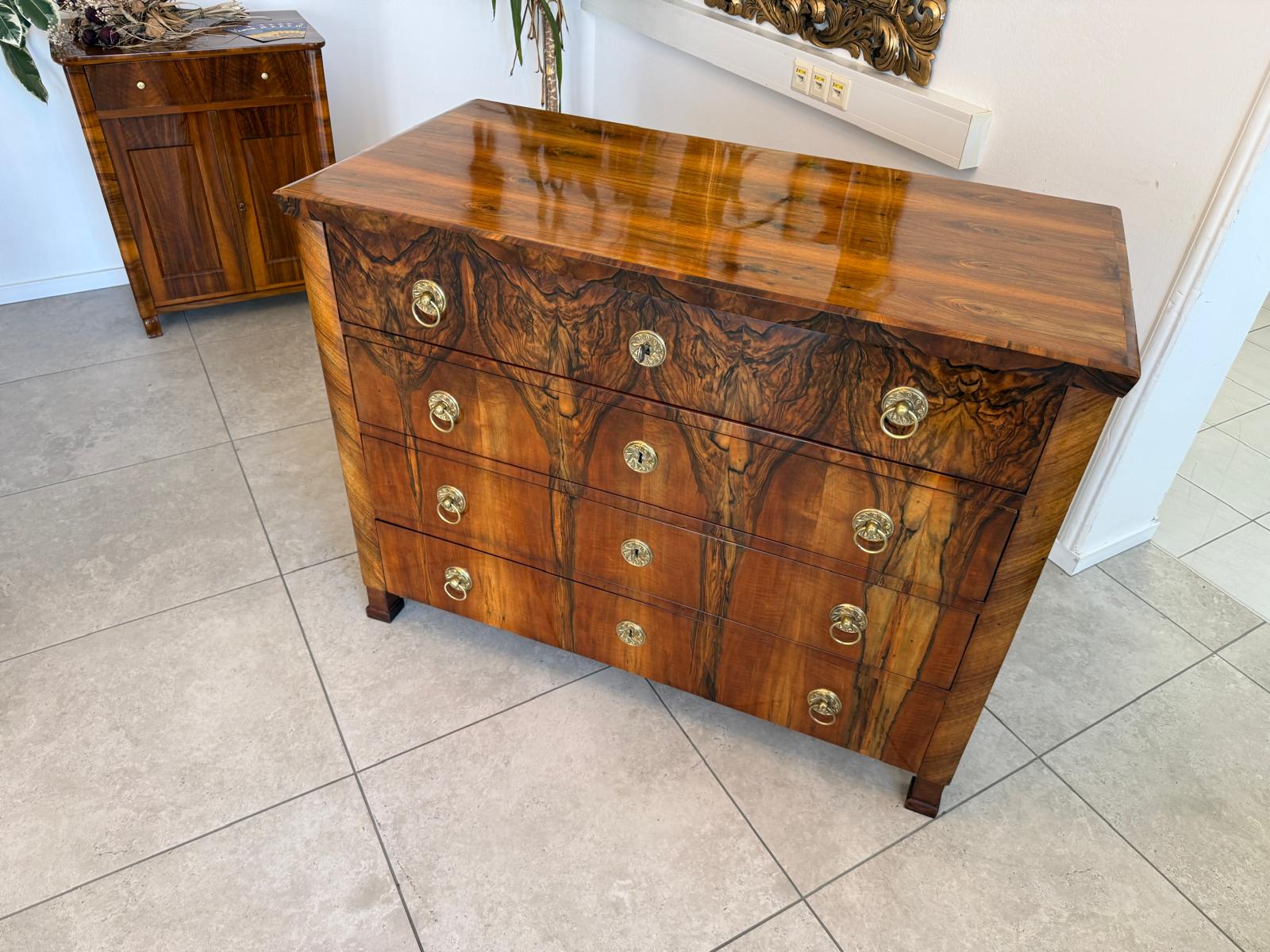 Biedermeier Kommode Nussholz Furniert Restauriert Antiquität um 1820 D2925