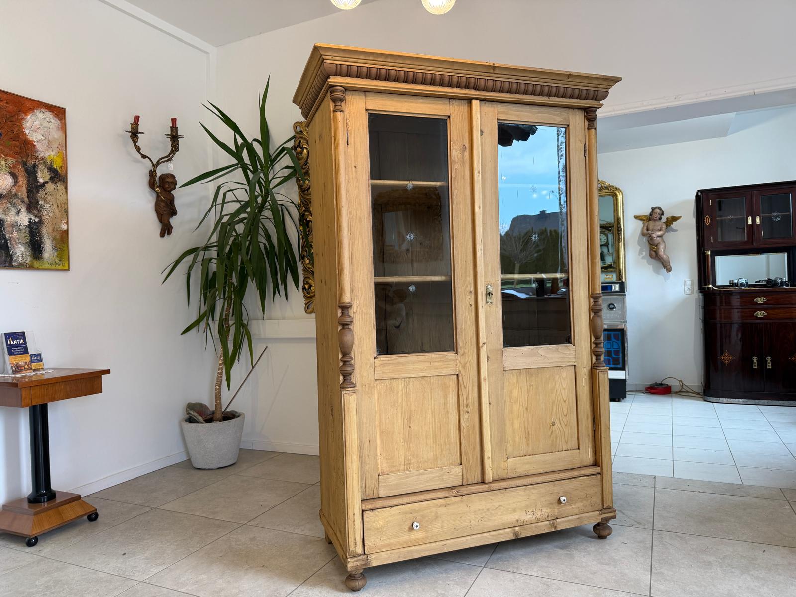 Vitrinenschrank aus der Epoche der Gründerzeit Bücherschrank D2287