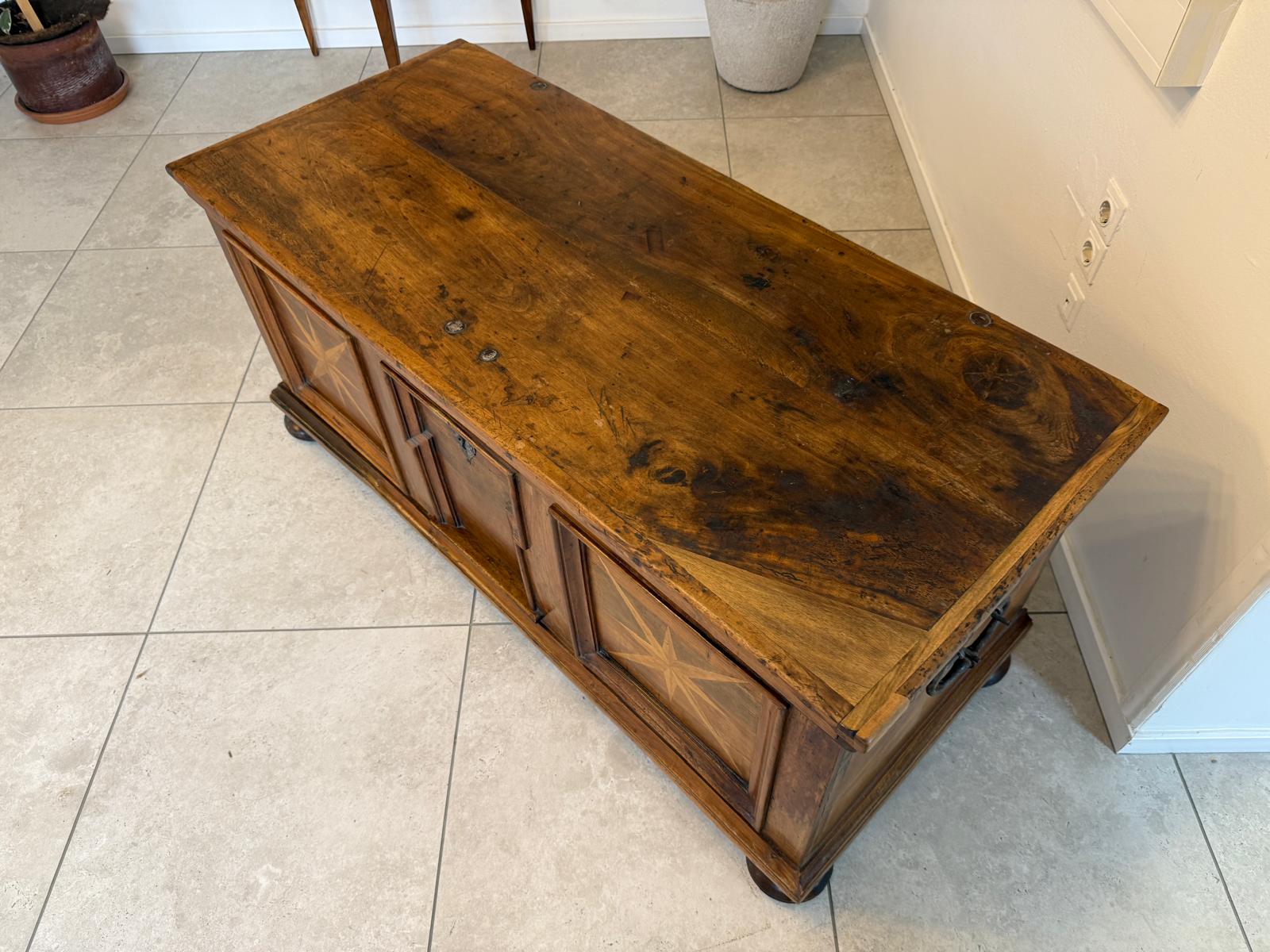 Authentische Barock Truhe Eisenbeschlagen Hartholz Antiquität G2222