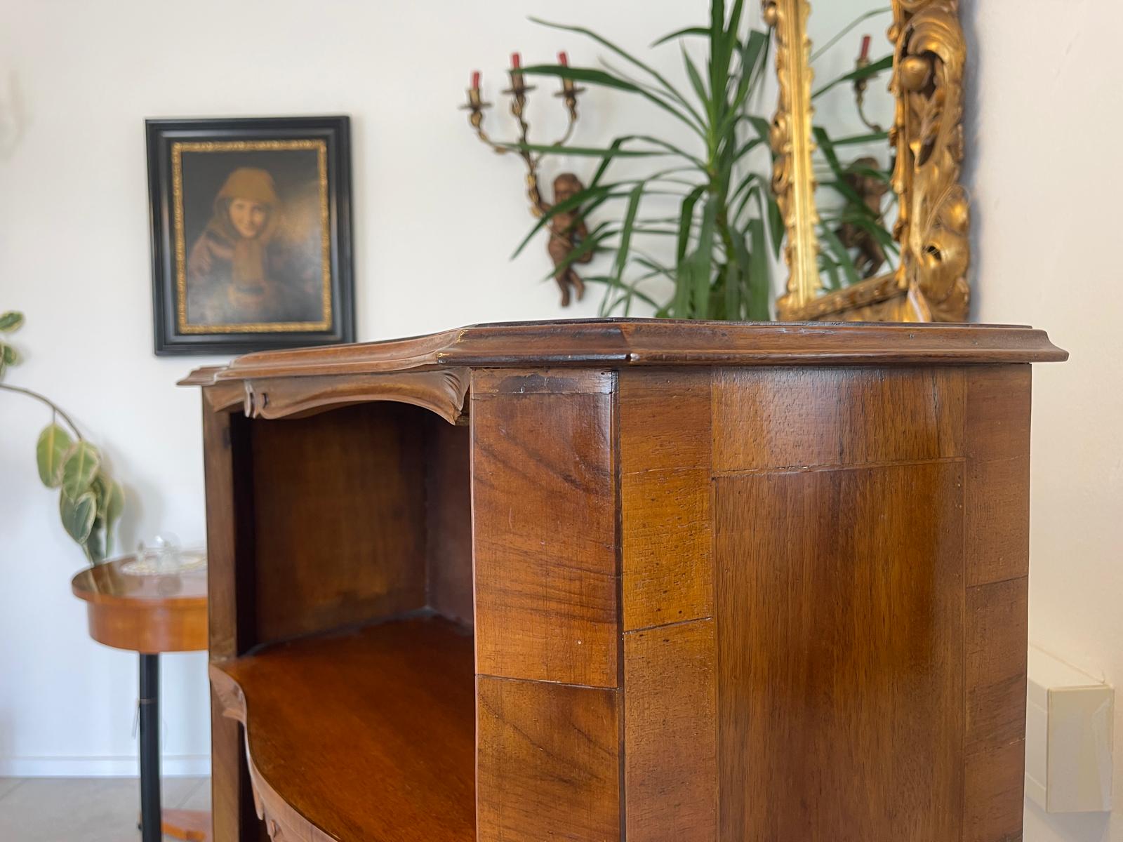 Barockstil Regal Ablage Bücherregal aus Buchenholz, zierlich und stilvoll G1198
