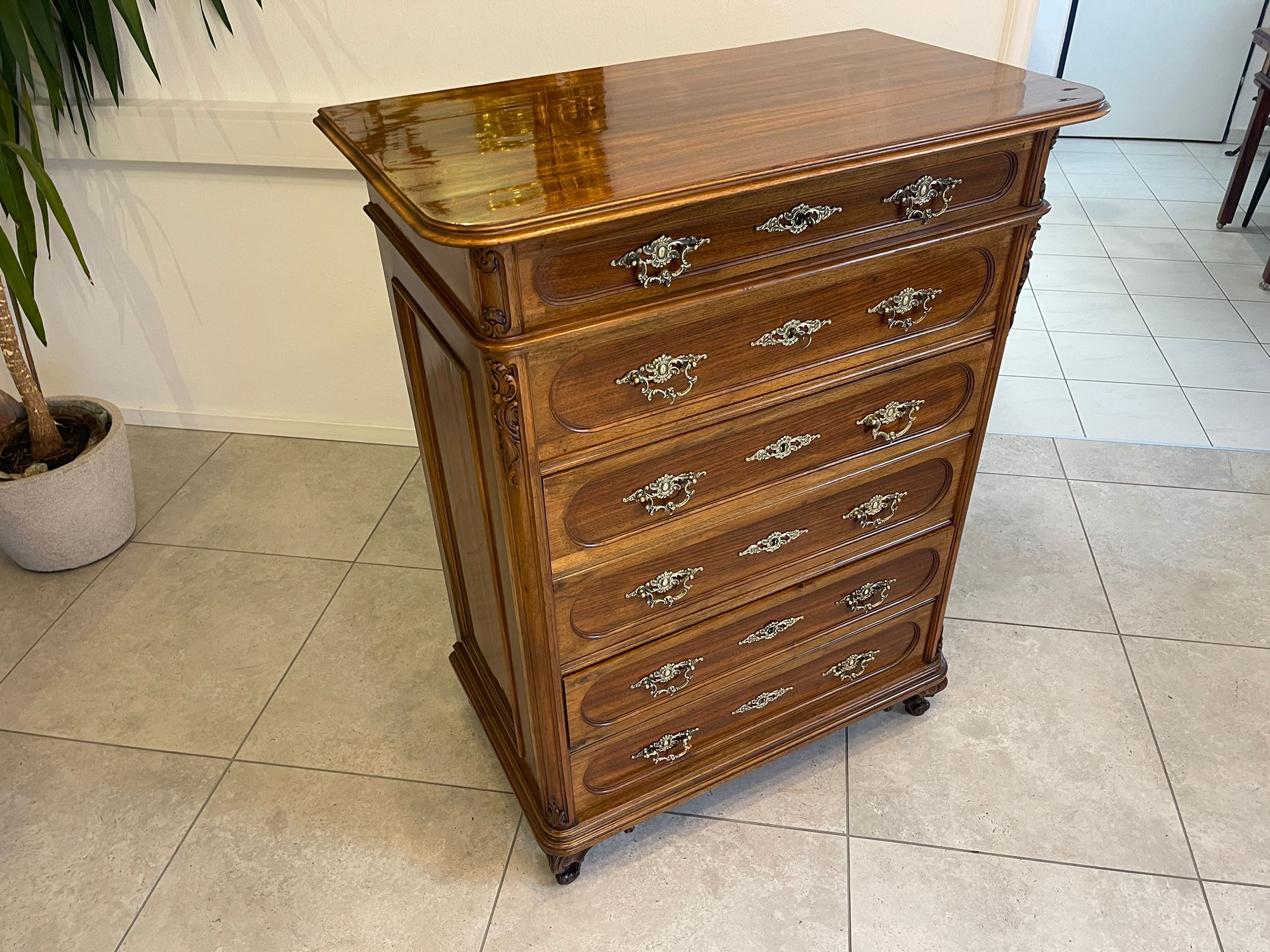 ad526d76-1adc-4cd6-afaf-2d2d664fdbaa Gründerzeit Wochenkommode Nussholz Ladenschrank Restauriert A5005